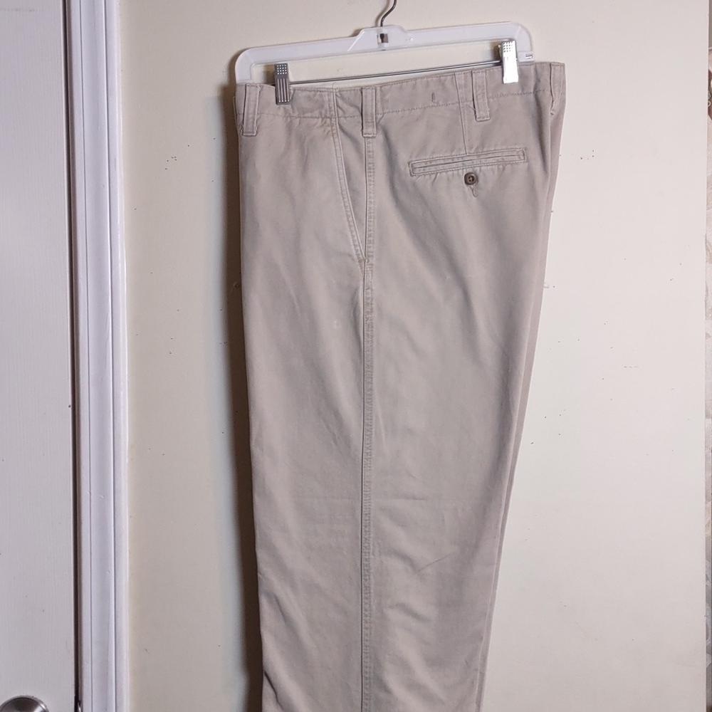 Eddie Bauer Classic fit outdoor outfitters Chinos